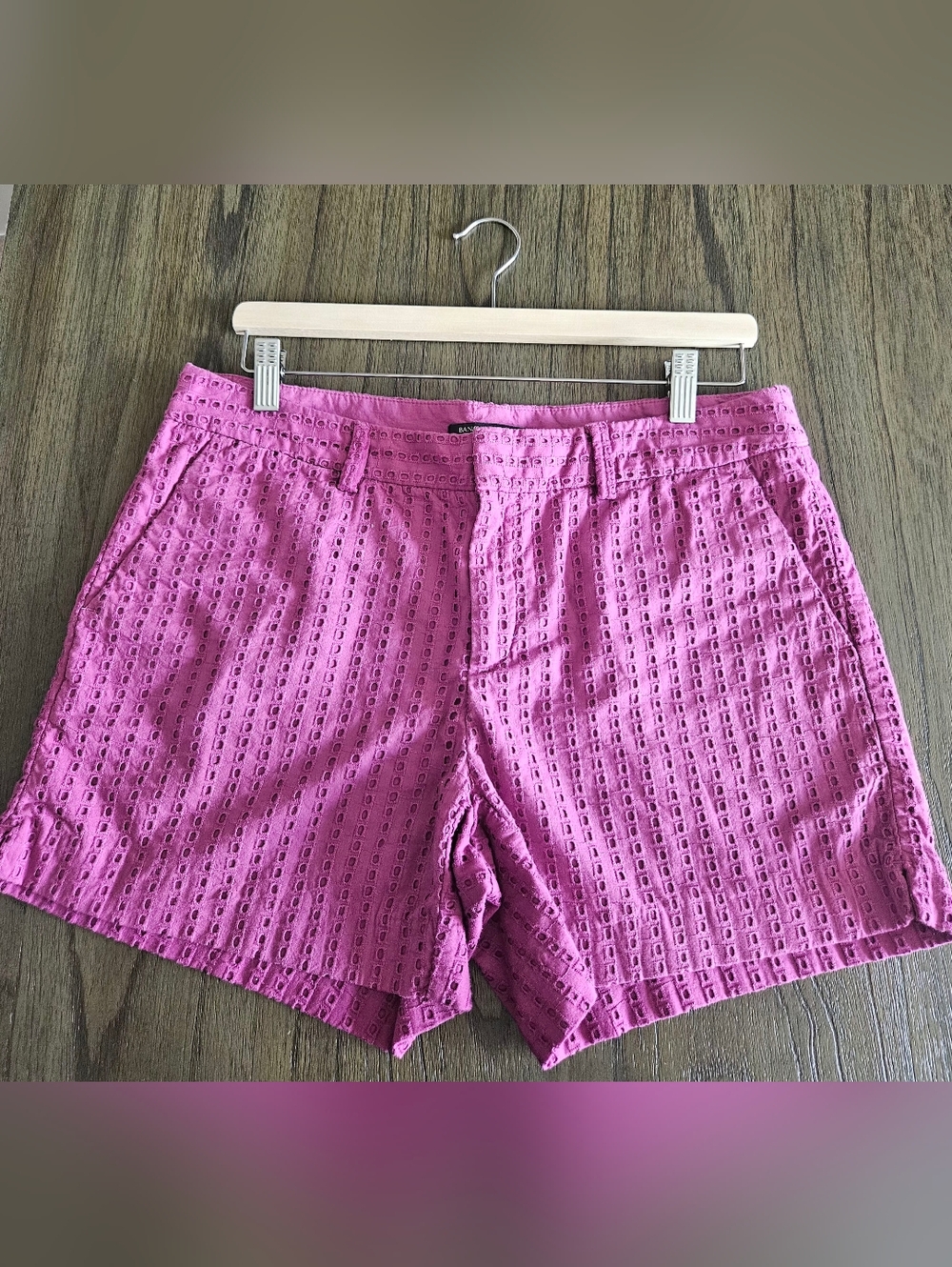 ** 3 for $20 ** Banana Republic Pink Eyelet Cotton Shorts Size 6